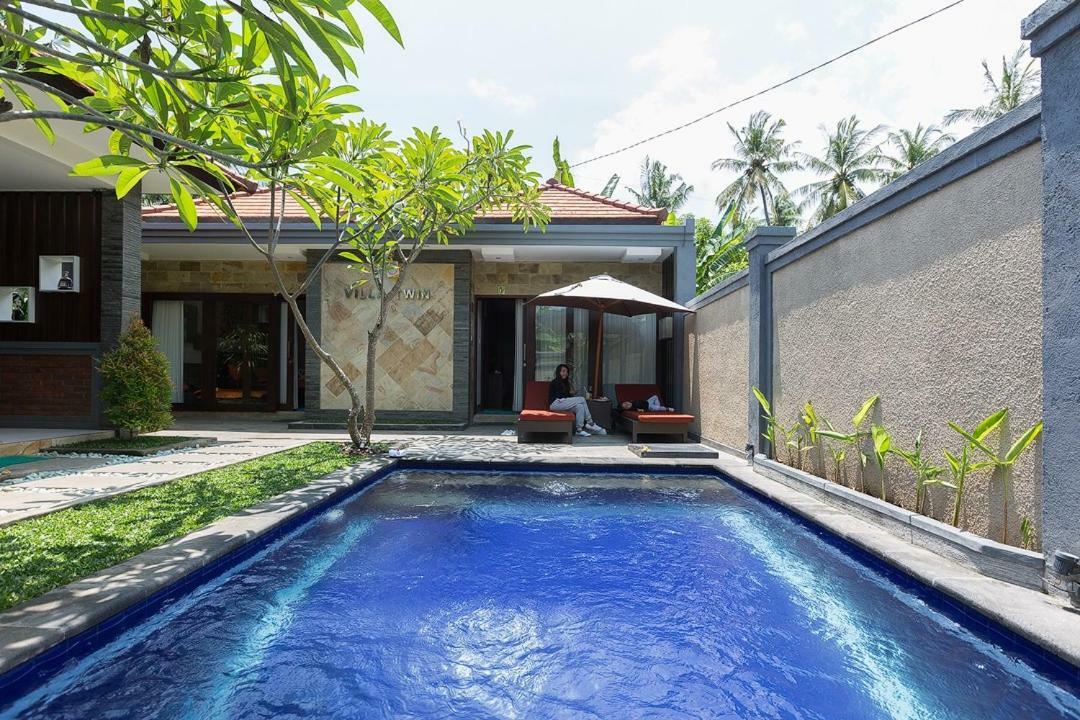 Villa Twin Lovina Exterior foto